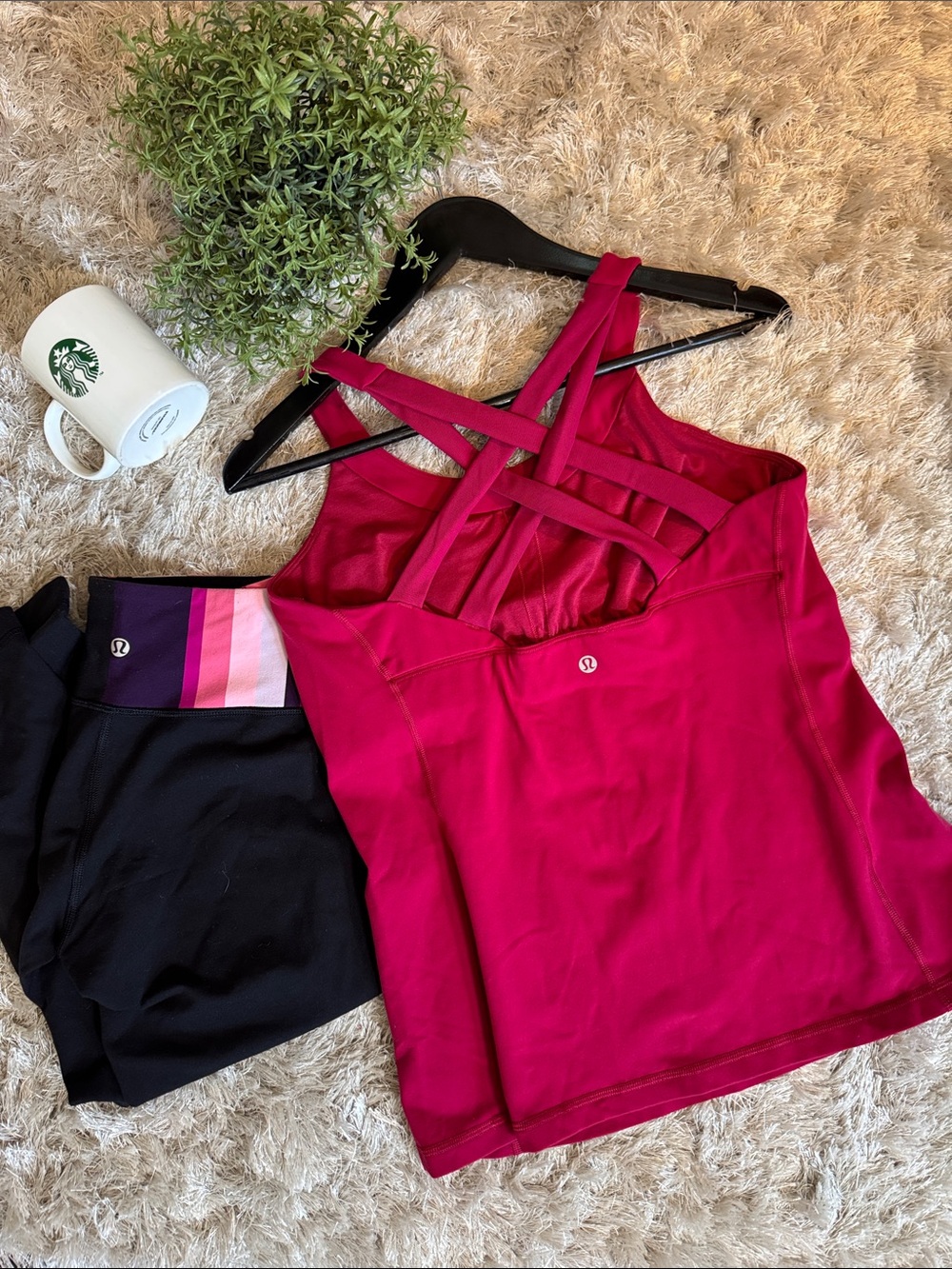 EUC Lululemon Women’s Energy Tank Top with Cross-Back Straps Bra 10